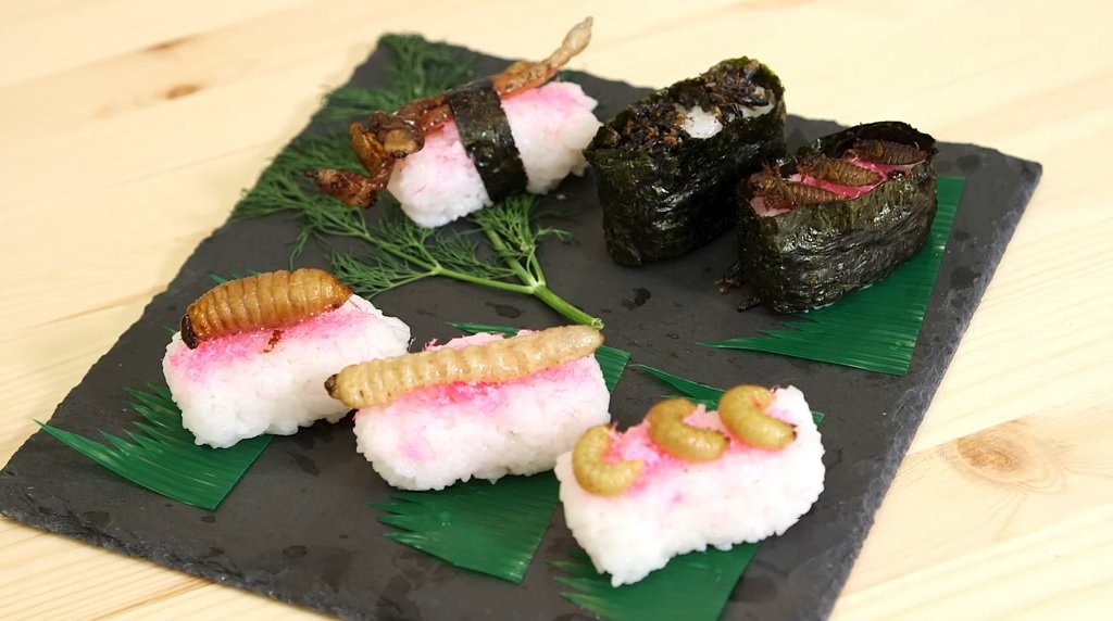 Sushi de Pescado con Grillos